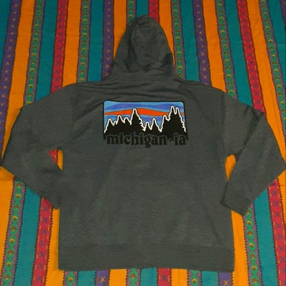 Michigania Patagonia Logo Zip Up Hoodie Hooded Sweatshirt Michigan - Picture 1 of 6
